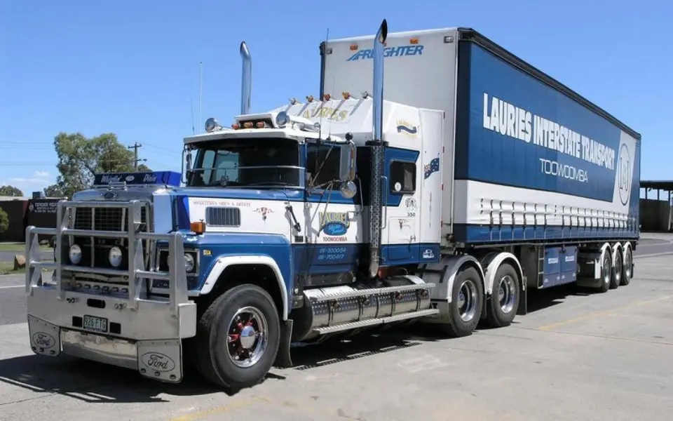 Me yasa basa motocin gida ba su nuna bututun su sama ba?